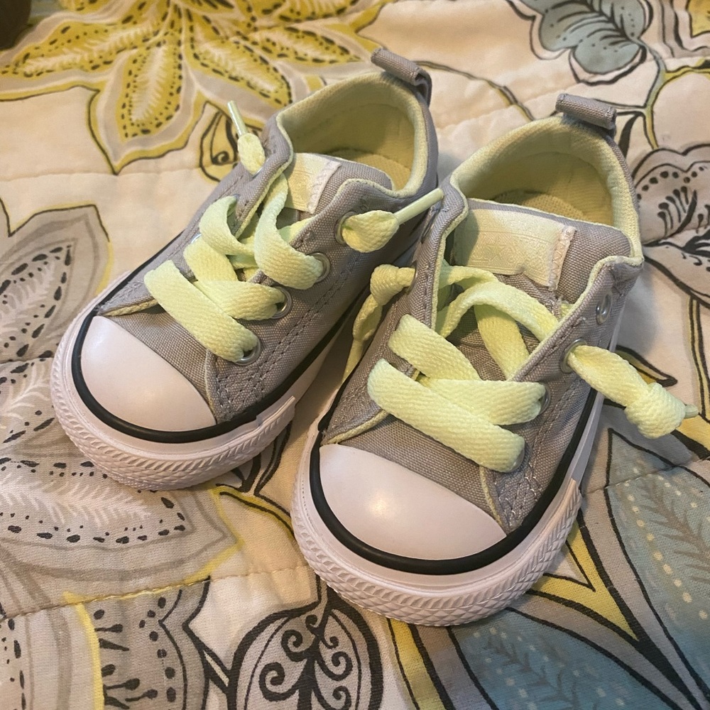 Toddler Converse Size 4